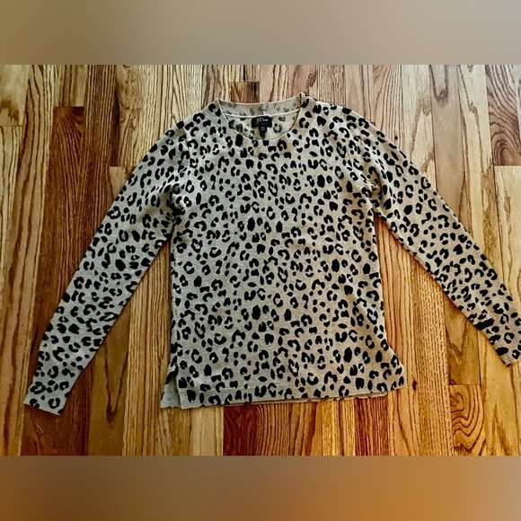 J.Crew 🐆Cashmere Leopard Animal Camel Black Print Crew Neck Lux Sweater XS - Picture 1 of 7